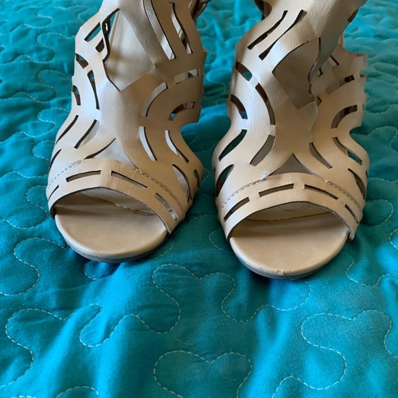 Forever -Cream heel sandals - Picture 11 of 14
